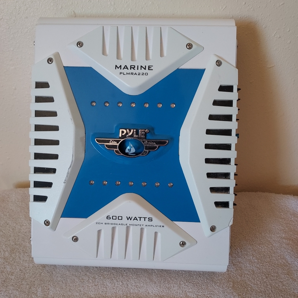 Pyle Elite Series Marine 600 Watts Amp PLMRA220 Parts Only 2CH Bridgeable